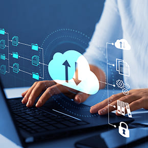 hombre con una computadora y una ilustracion de nube para we build clouds